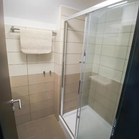 Varlak Vendeghaz Apartman 2 Siofok Exterior photo